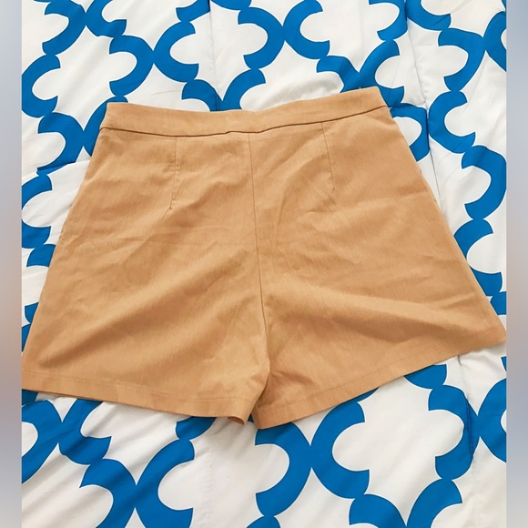 Summer Tan Kaki Shorts  Size (L) - Picture 4 of 5